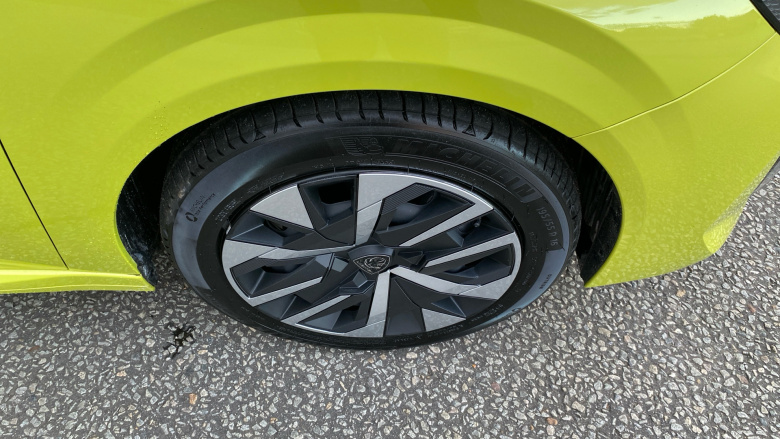 Peugeot 208 1.2 PureTech 100 Style 5dr Petrol Hatchback